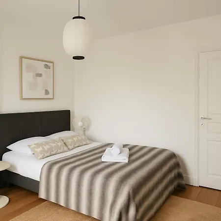 12 Pour 4 Personnes * Paris