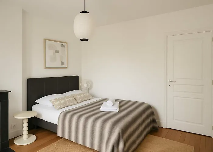 12 Pour 4 Personnes * Paris